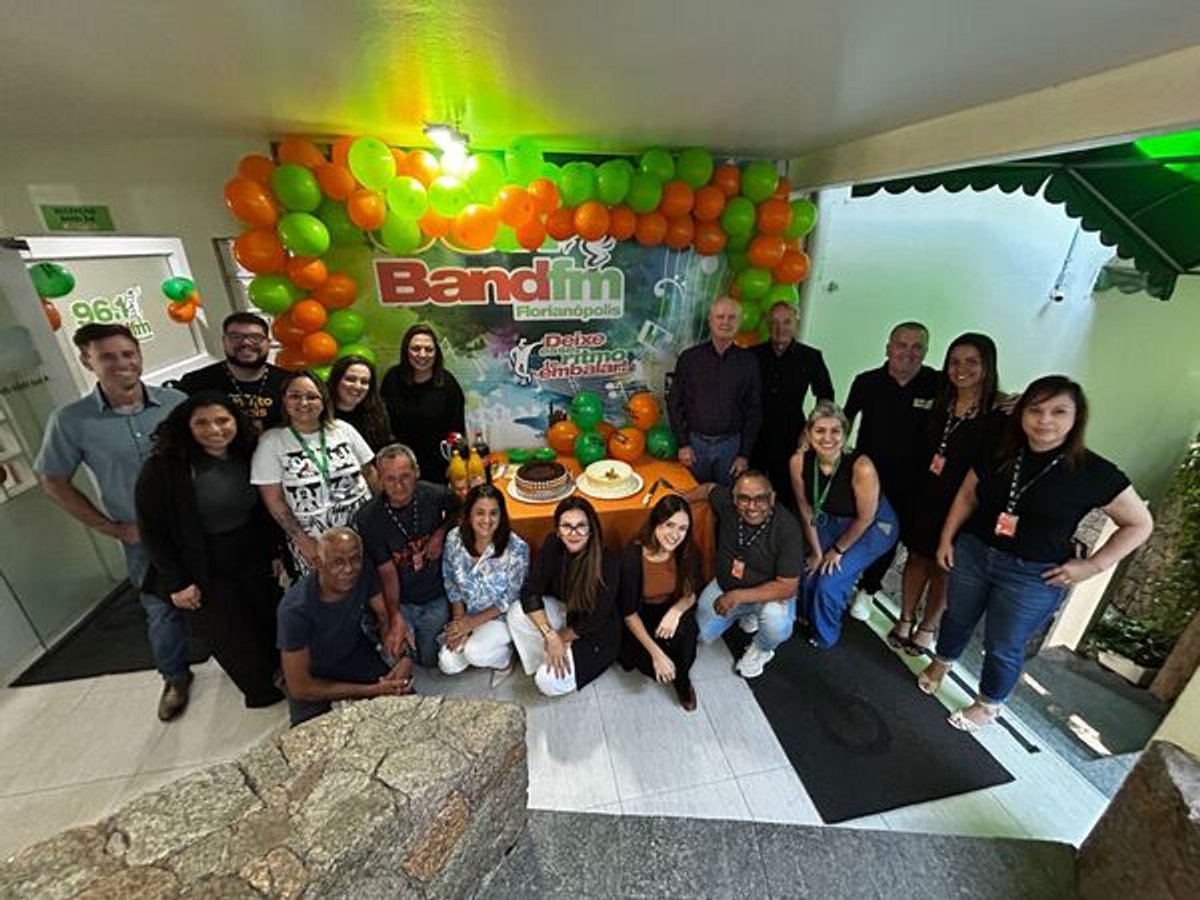 Band FM comemora 28 anos com ações promocionais e presença nas ruas de Florianópolis (SC)