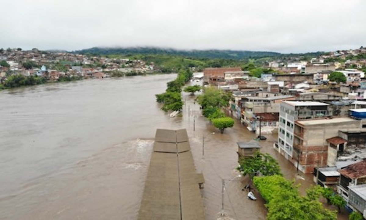 Rádios se mobilizam com iniciativas voltadas às doações aos afetados pelas chuvas na Bahia