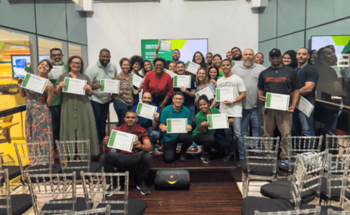 Colaboradores da FM O Dia recebem orientações sobre Práticas Corporativas Sustentáveis