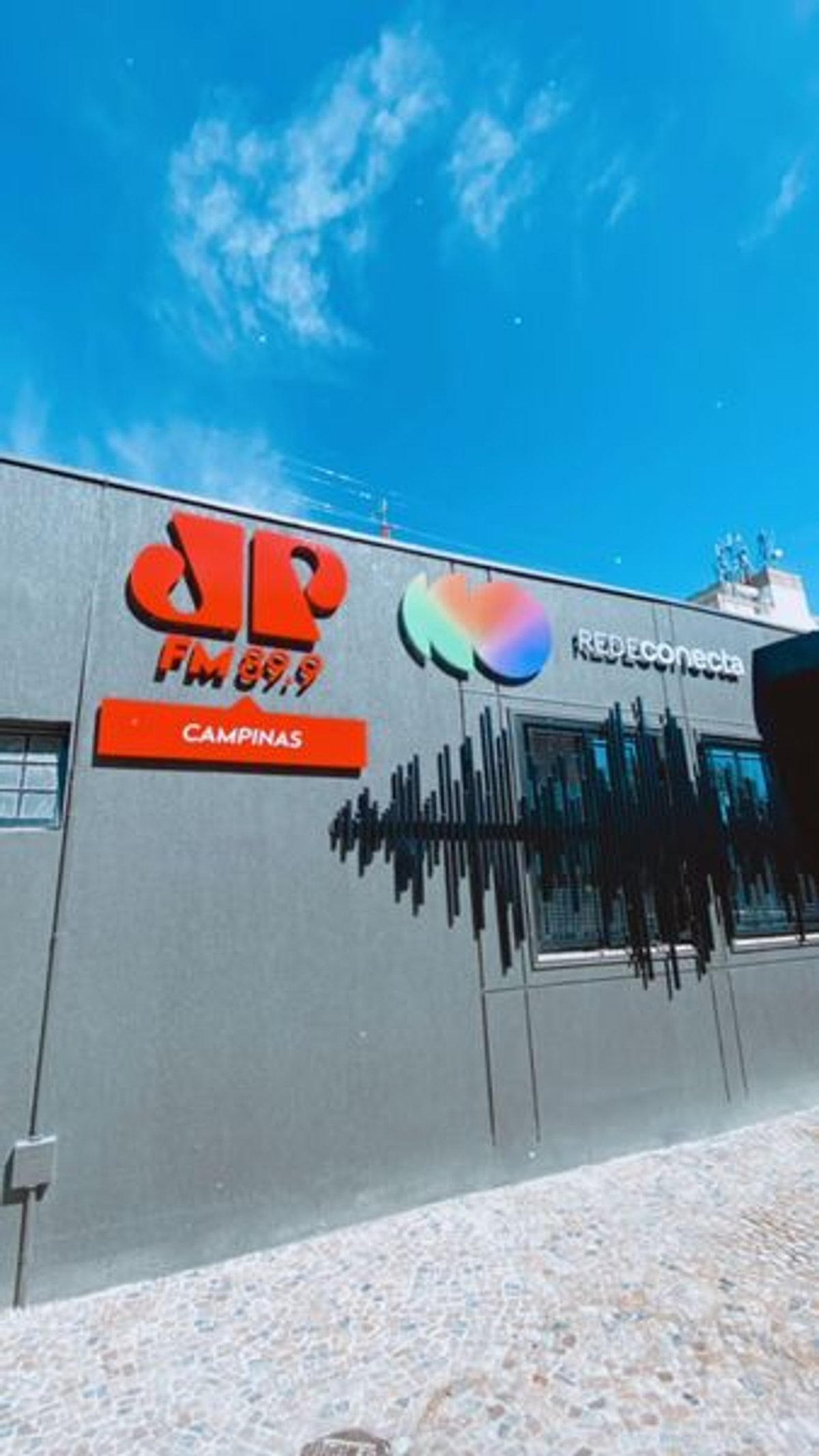 Jovem Pan FM inicia transmissão a partir de sua nova sede em Campinas (SP)