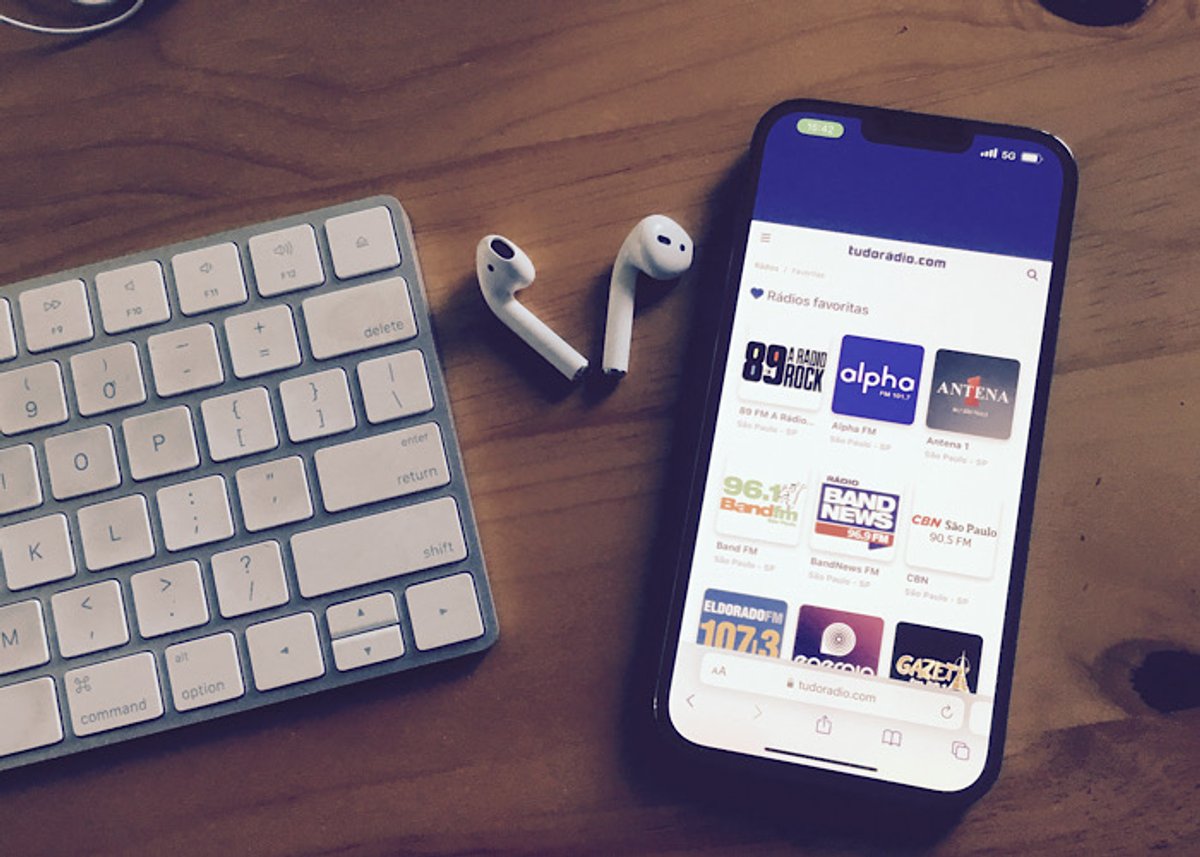 Metade das FMs de São Paulo mantém grade normal no streaming durante propaganda eleitoral no dial