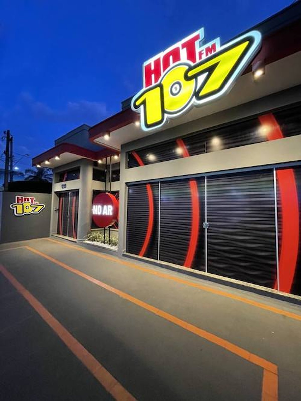 Com novos investimentos, Hot 107 FM completa 16 anos no interior de São Paulo