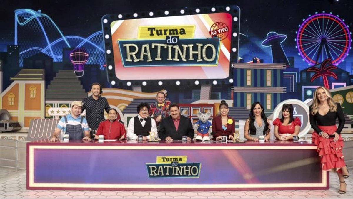 Ratinho anuncia que vai comandar programa Turma do Ratinho na Massa FM