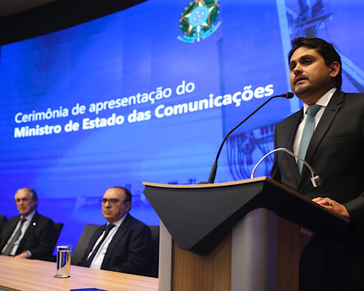 Juscelino Filho toma posse como novo ministro das Comunicações