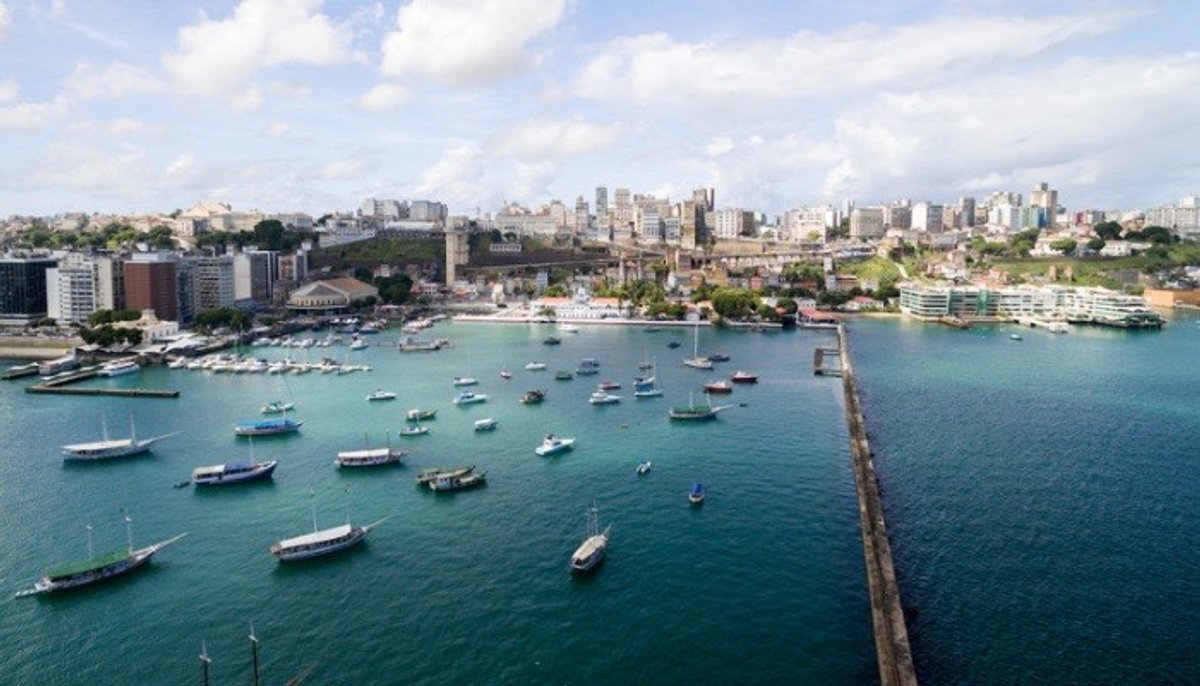 Panorama: Piatã FM segue líder geral; Jovem Pan FM e Salvador FM avançam no ranking FM de Salvador