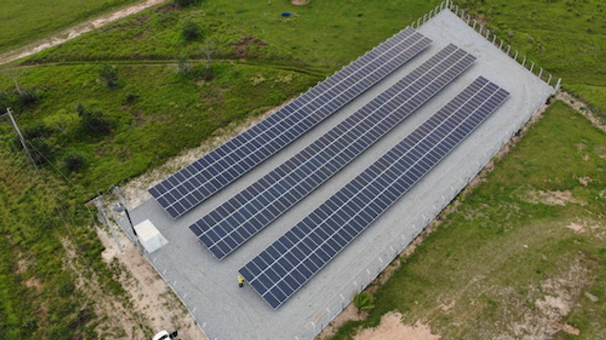 Costa do Sol FM conclui instalação de Usina de Energia Solar. Sistema irá suprir consumo de energia da emissora