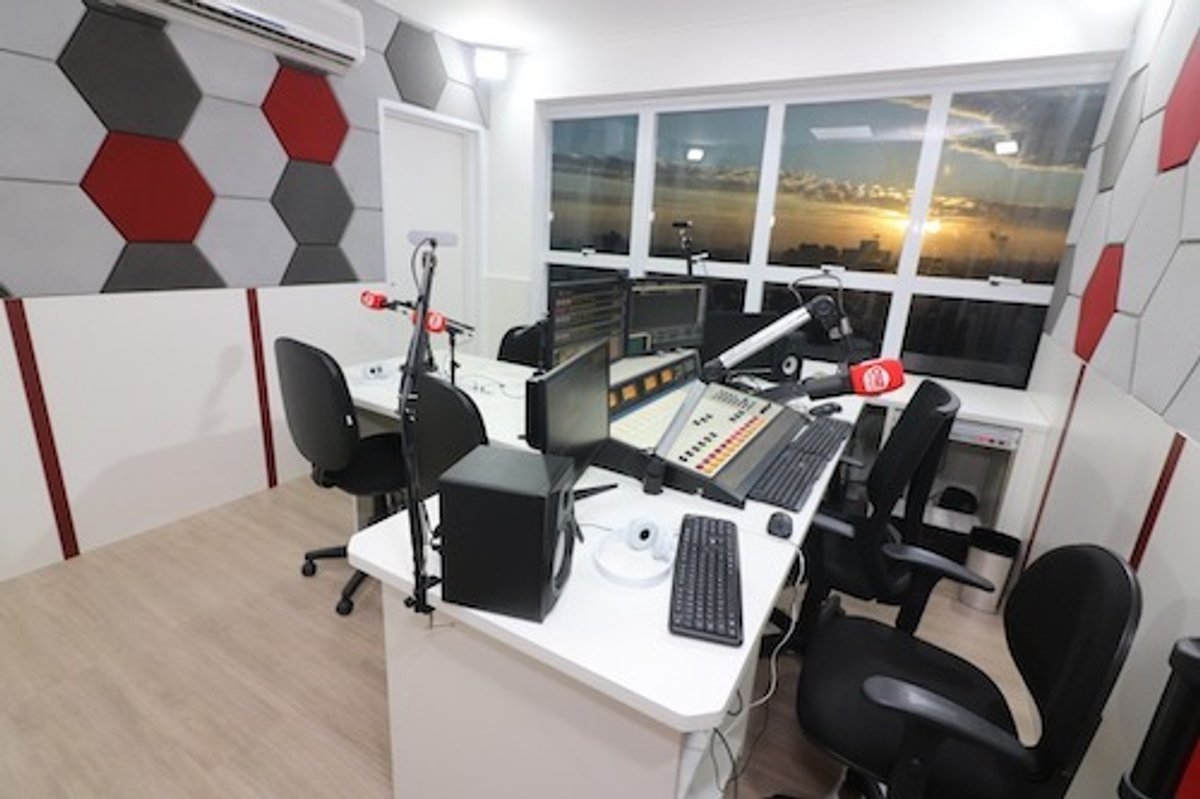 Rádio 012 News é lançada. Projeto de rádio on-line jornalística é voltada ao Vale do Paraíba