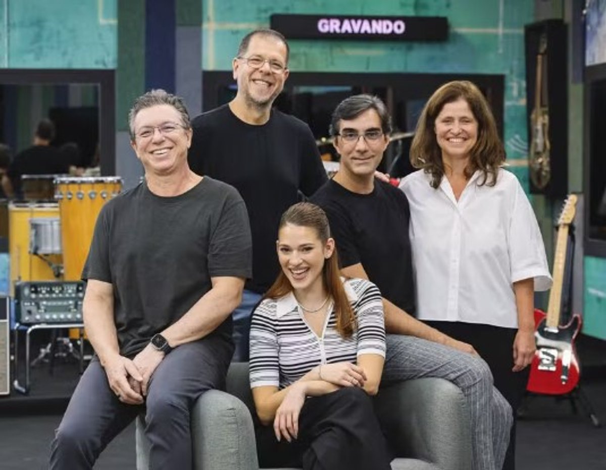 Rádio Mix FM faz cobertura de reality show Estrela da Casa, da Rede Globo