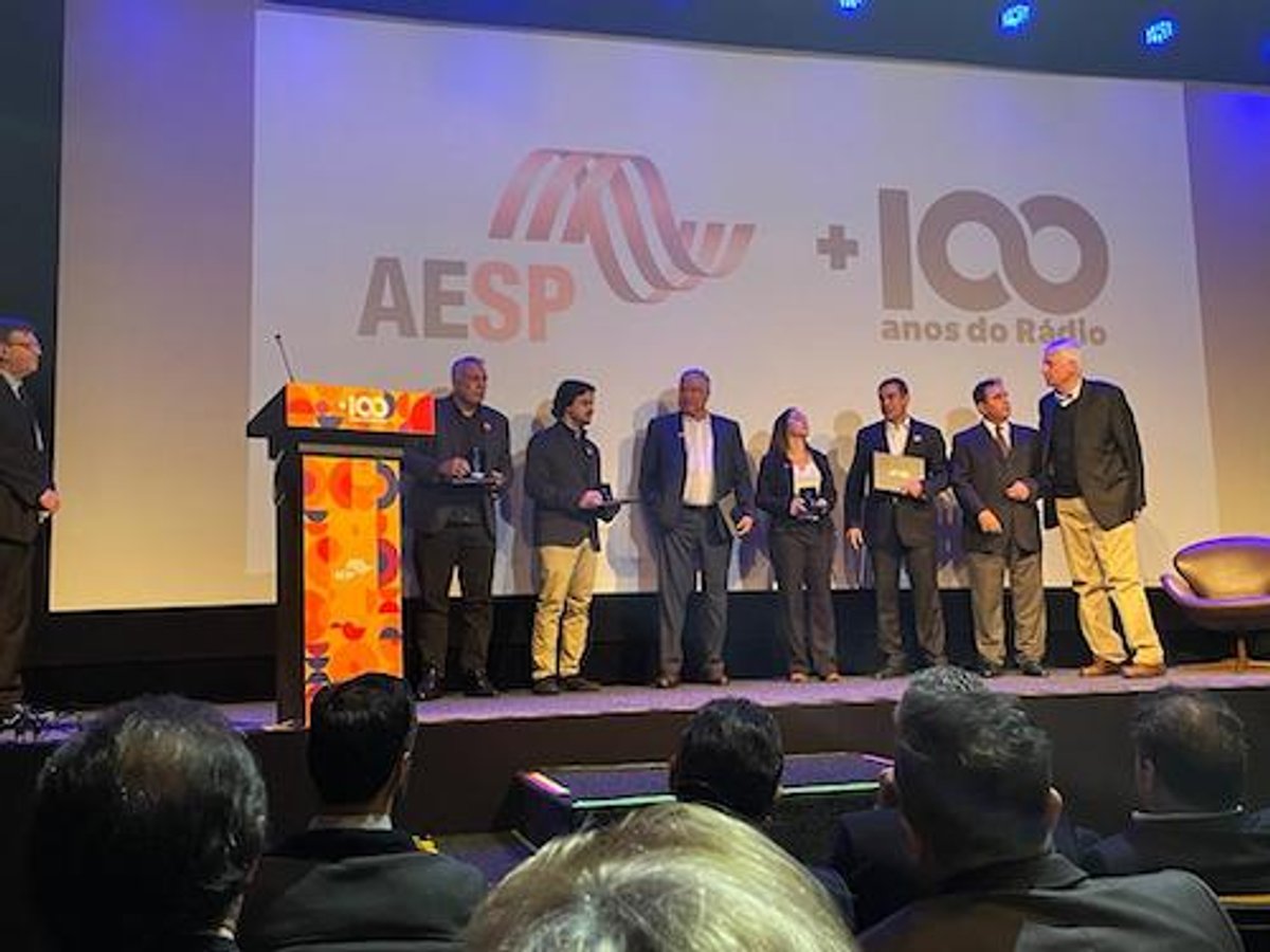Rede especial Rádio + 100 Anos une 30 estações em São Paulo. Evento no MIS presta homenagens