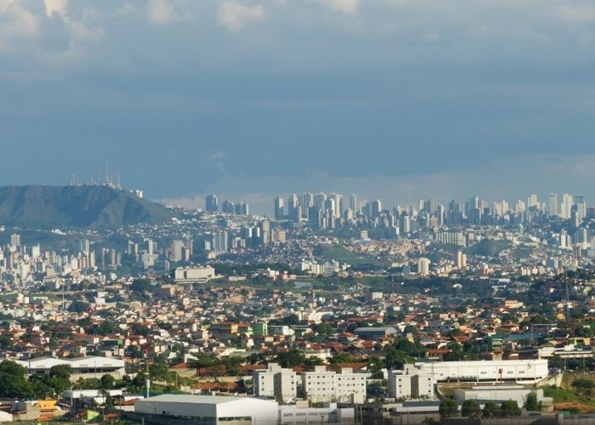 Panorama: Rádio Itatiaia, Liberdade FM e BHFM seguem com as maiores audiências; 98 FM e Light FM avançam em Belo Horizonte
