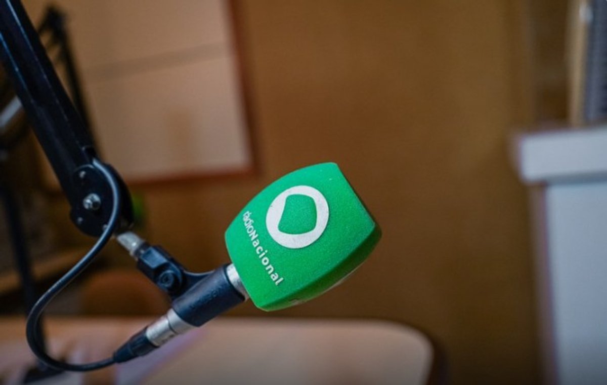Rádio Nacional FM registra recorde histórico de audiência no início de 2026 em Brasília, informa EBC