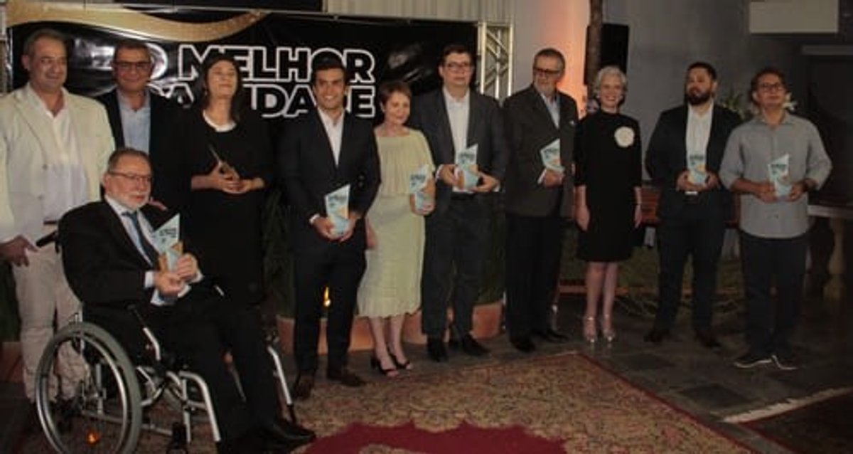 FM Cidade 97 entrega premiação que homenageia pessoas que contribuem no desenvolvimento de Campo Grande (MS)