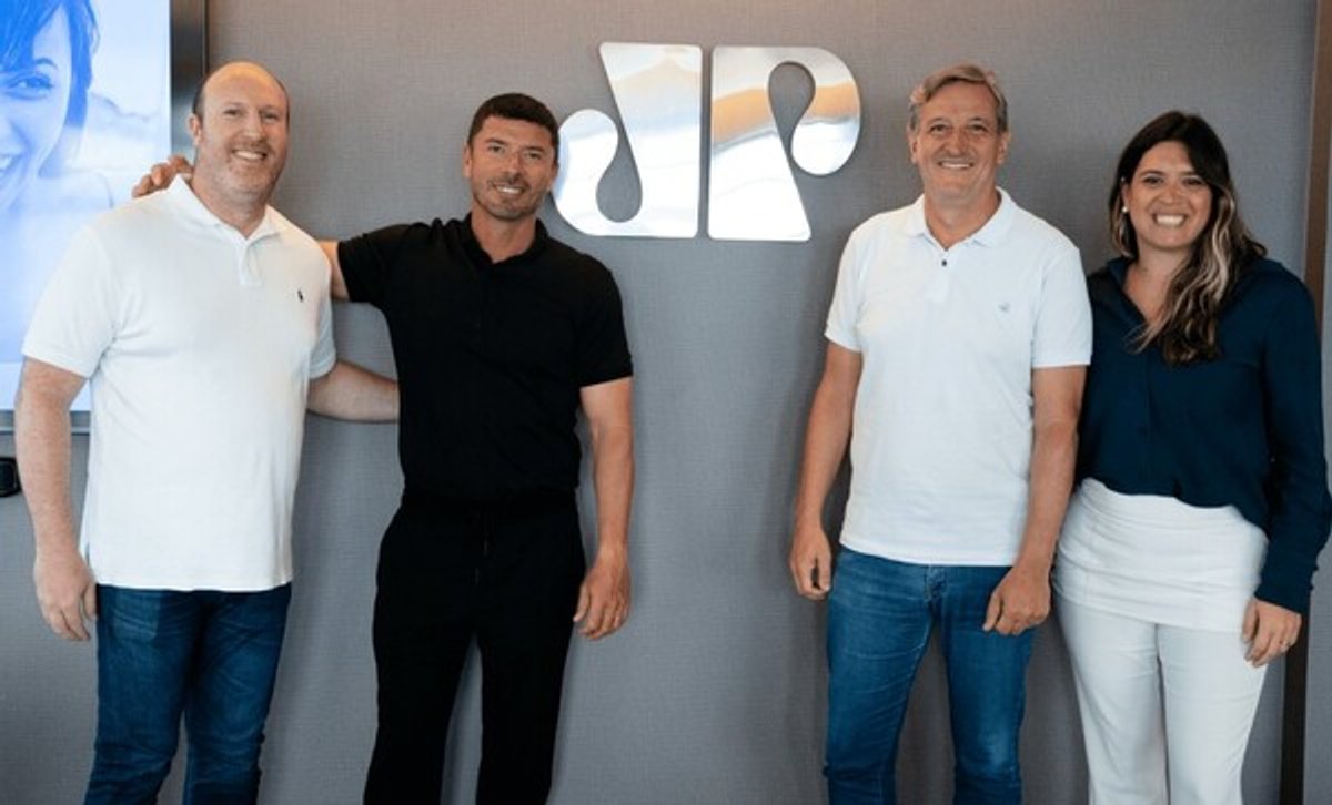 Grupo Jovem Pan fecha parceria estratégica com Beto Carrero World para ações multiplataforma em 2025