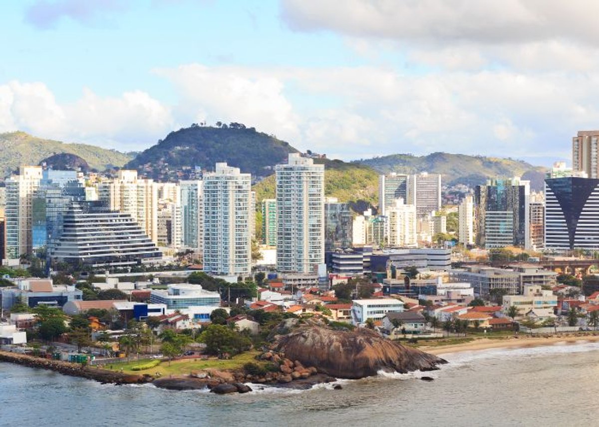 Panorama: Litoral FM se isola ainda mais na liderança; CBN, Massa FM e Clock FM têm avanços de dois dígitos em Vitória (ES)