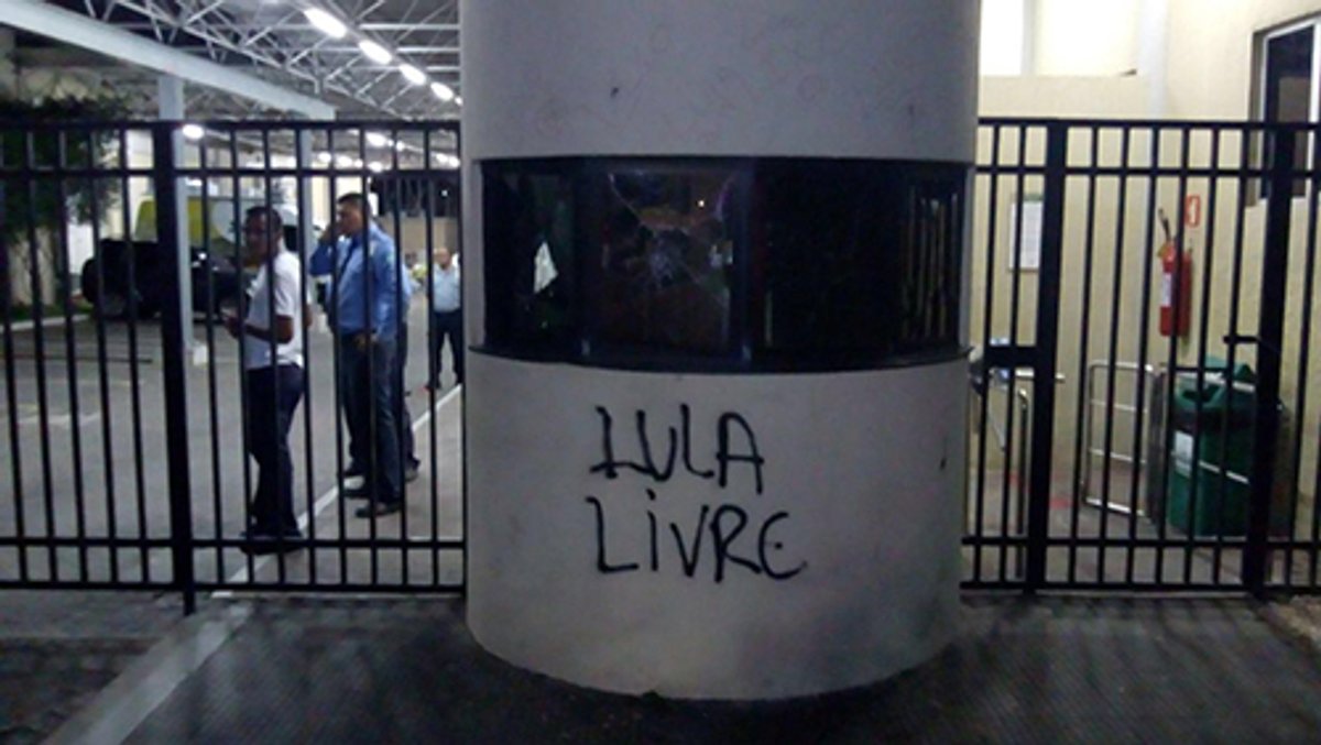Cobertura das manifestações sobre a prisão de Lula tem agressão a jornalistas e recorde de audiência da Jovem Pan nas redes sociais