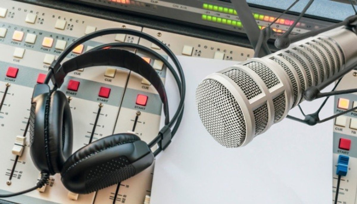 Tendências | Mercado publicitário “vira a página” e prevê alta; Investimento global em rádio terá alta em 2024