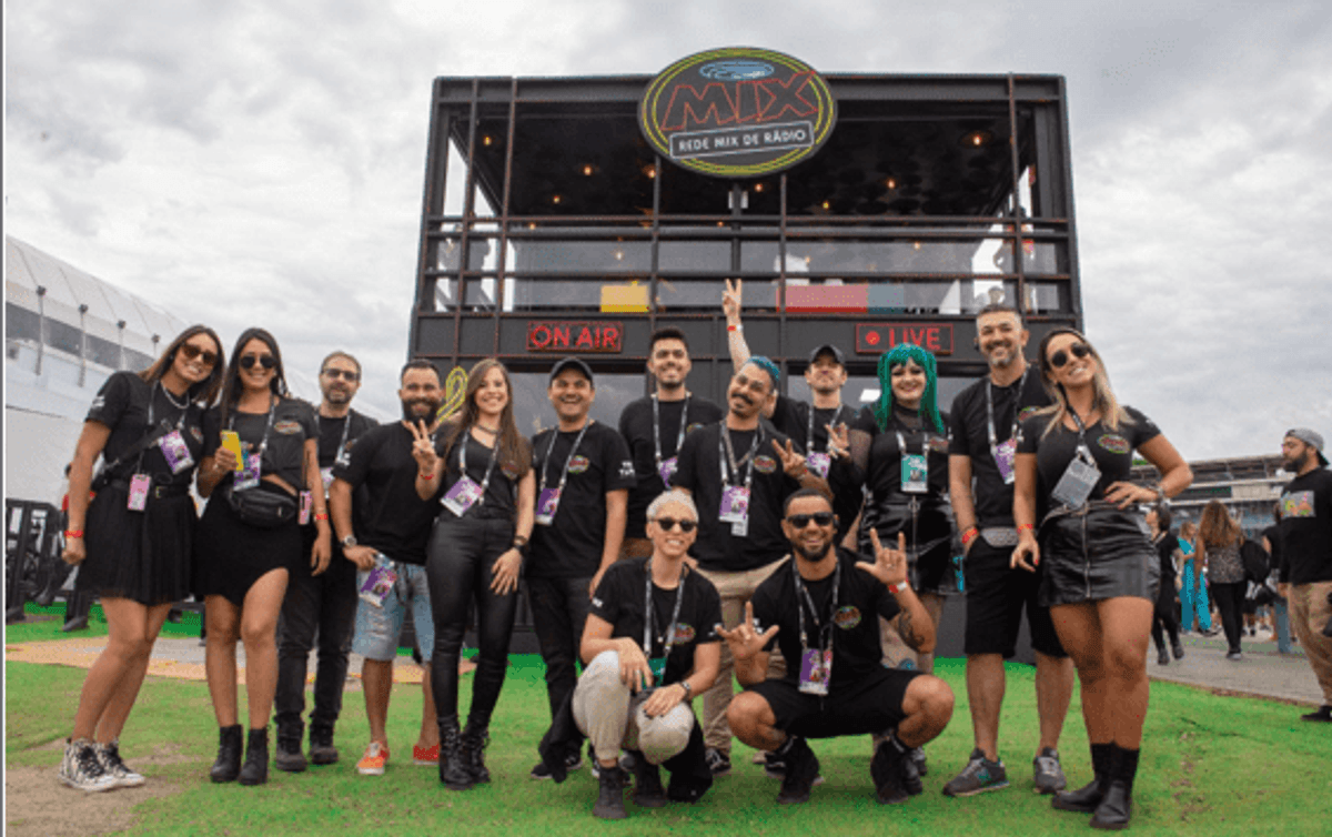 Rádio Mix FM divulga balanço das ações realizadas na cobertura do The Town em São Paulo