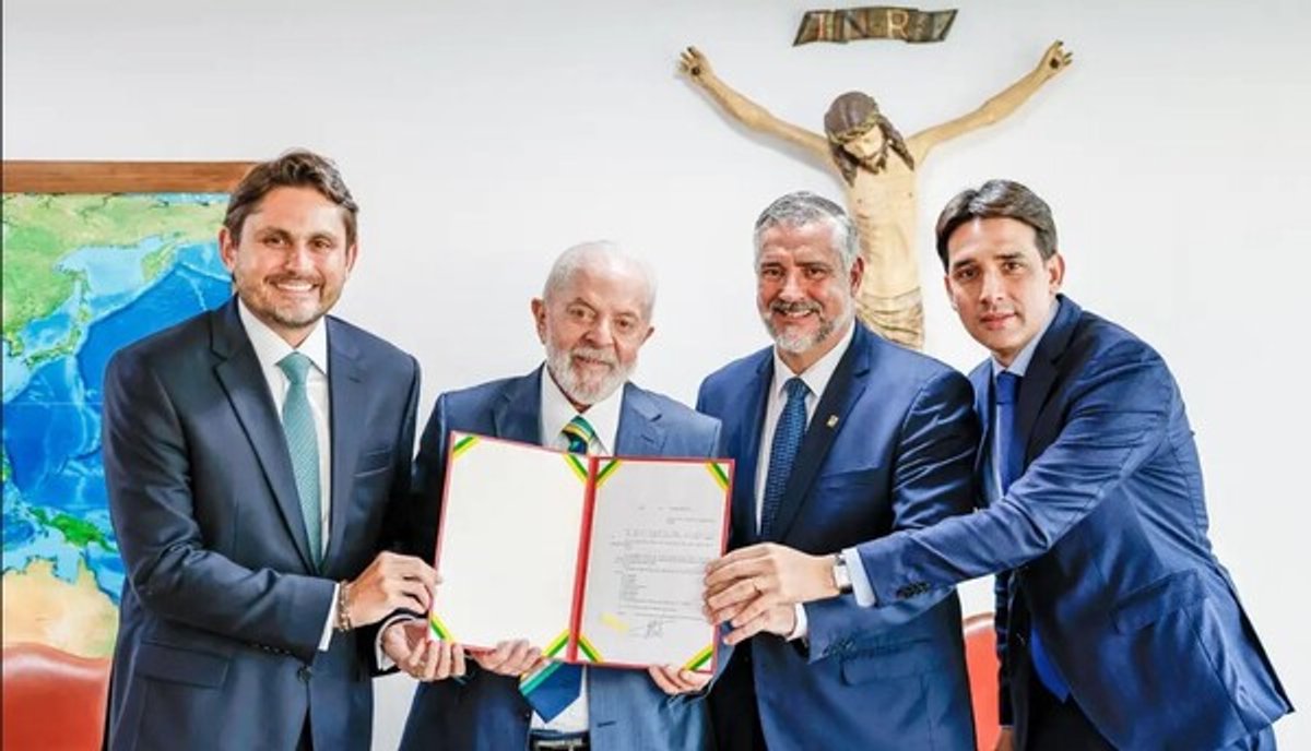 Presidente Lula sanciona lei regulamenta o Código Brasileiro de Telecomunicações