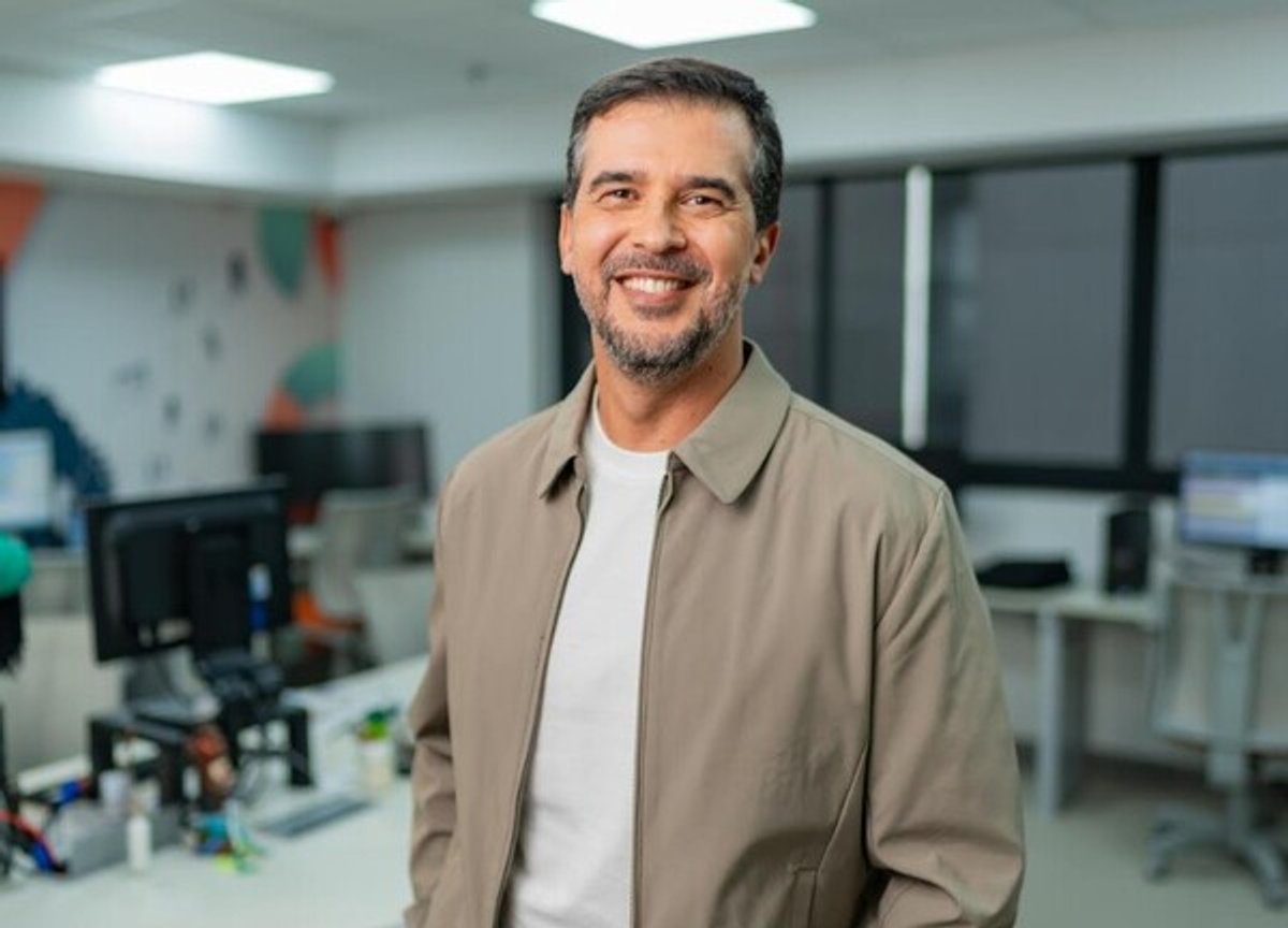 Bahia FM estreia programa Boa Noite, Bahia ancorado por Fernando Sodake
