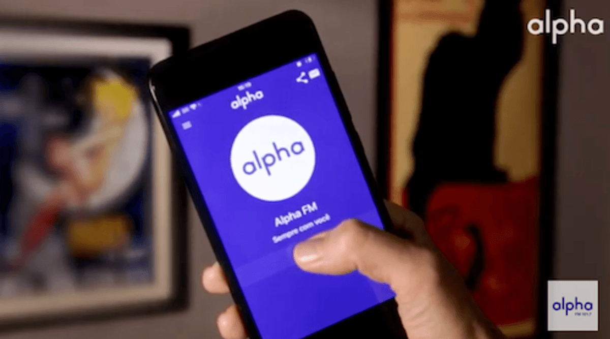 Alpha FM apresenta seu novo slogan através de música de João Marcelo Bôscoli e João Sabiá
