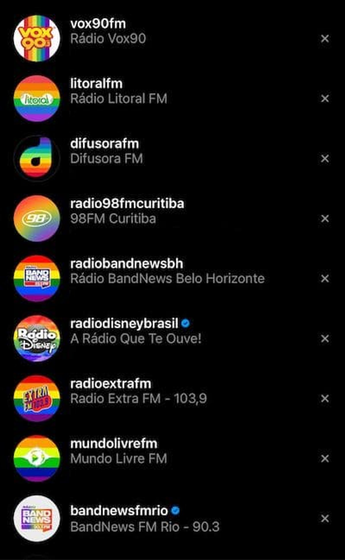Rádios adotam cores do Orgulho LGBTQIAP+ em seus logotipos em homenagem ao movimento