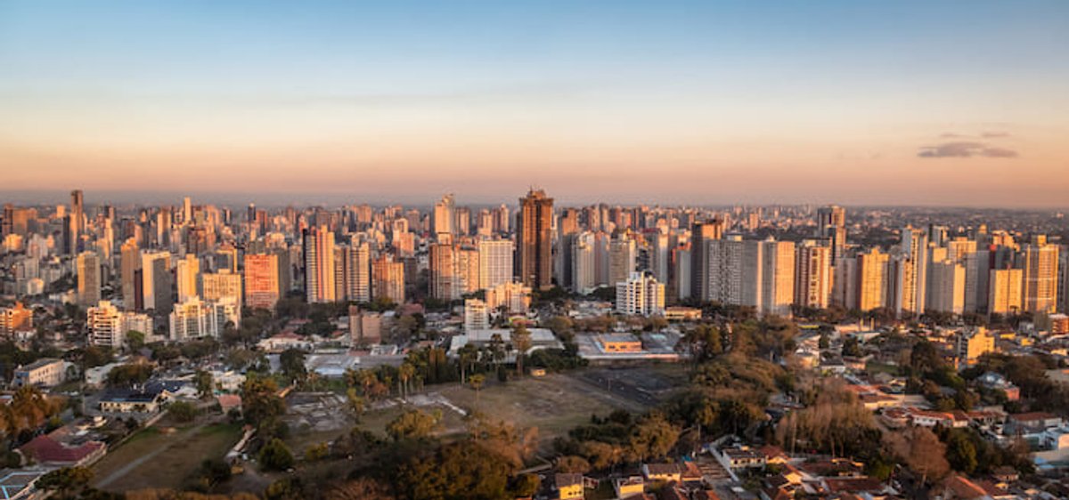 Panorama: 98 FM avança e acirra disputa pela liderança de audiência. Ouro Verde FM segue no top 3 em Curitiba