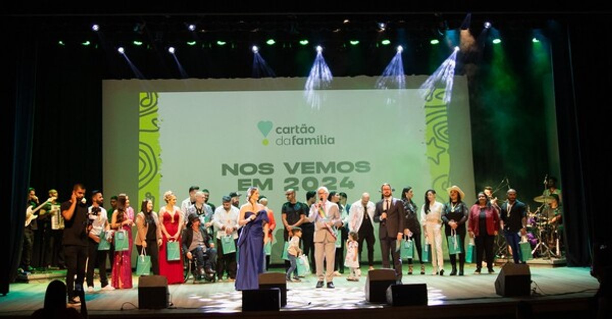 FM Super realiza cerimônia de encerramento do 7º Prêmio Super de Música em Vitória (ES)