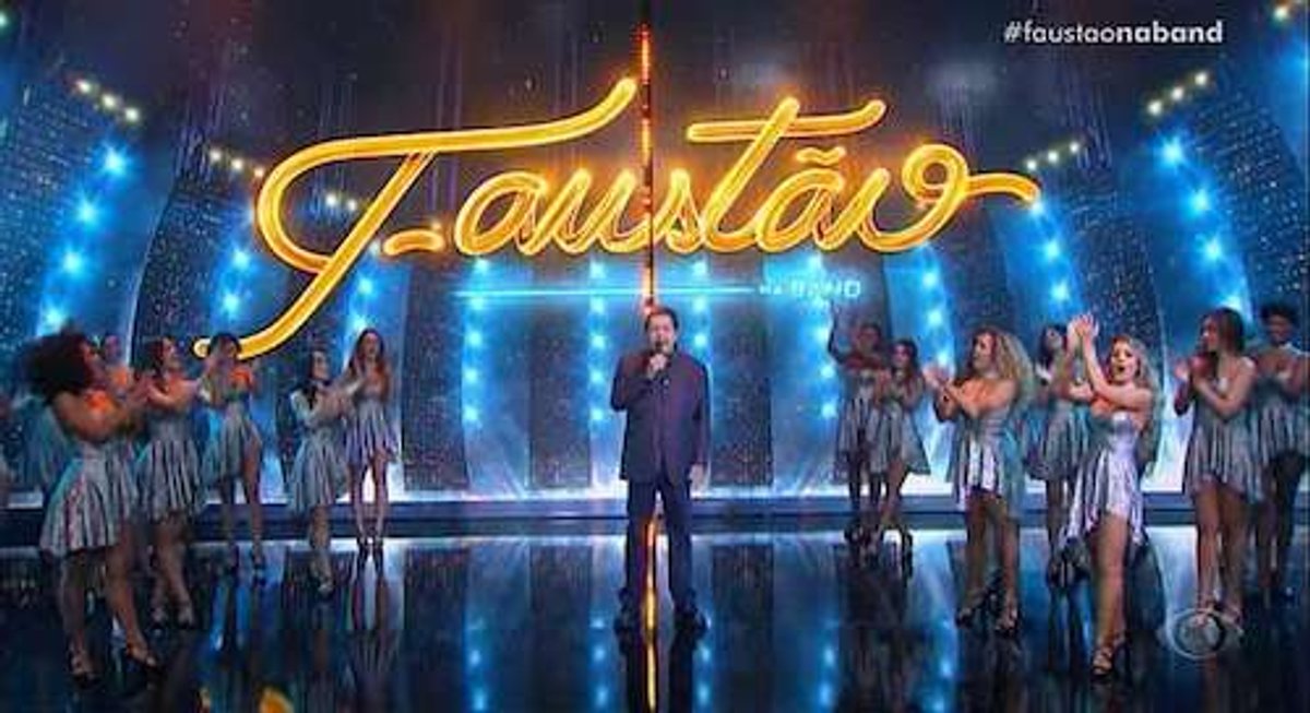 Faustão estreia na Band e menciona os 85 anos da Rádio Bandeirantes