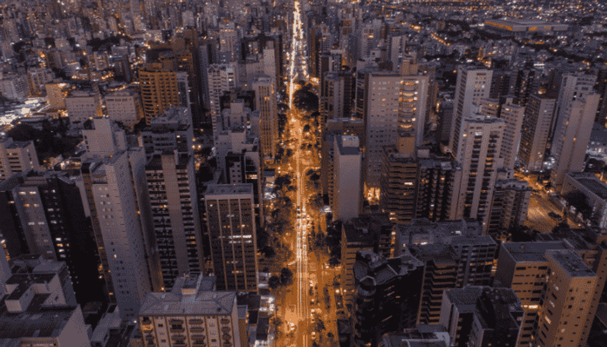 Panorama: 98 FM e Massa FM seguem com as maiores audiências; Jovem Pan FM e Ouro Verde FM Easy avançam em Curitiba
