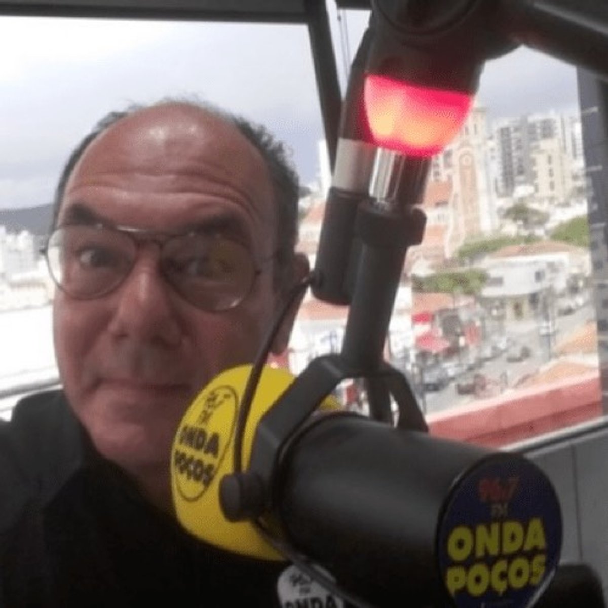 Morre, aos 55 anos, o radialista Francis Alves