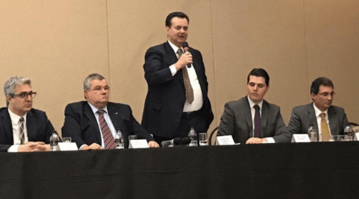 Em evento da AESP, Kassab afirma que extinção da faixa AM de rádio será um processo natural
