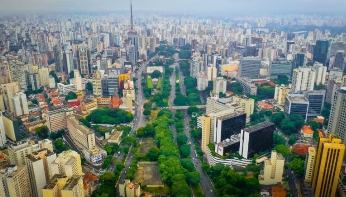Panorama: São Paulo segue com 17 FMs cujo total de ouvintes únicos supera a marca de 1 milhão