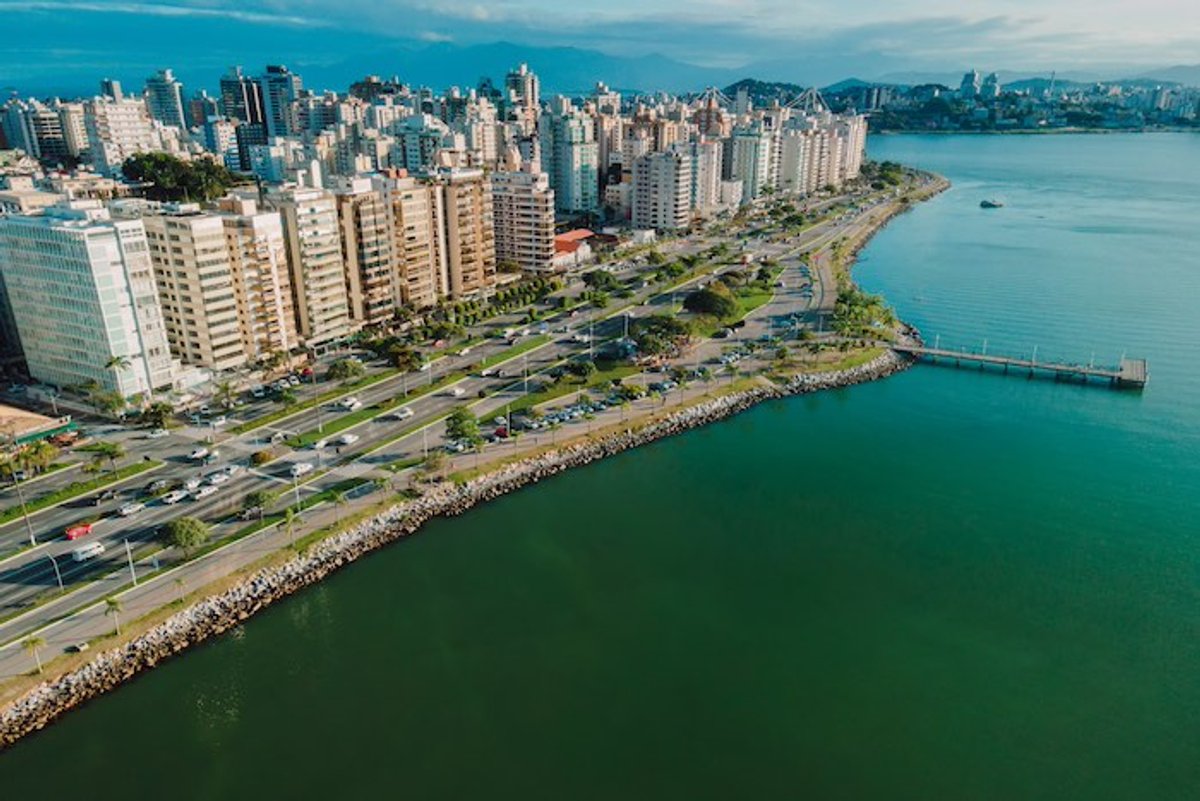 Regional FM avança e mantém liderança de audiência em Florianópolis; Magia FM dispara