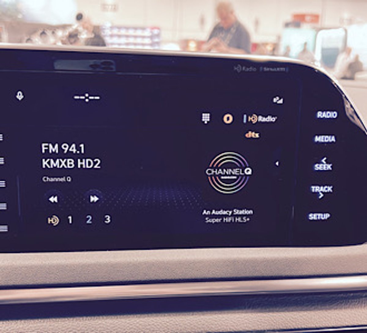 O Rádio Hoje | Mais Share of Ear: Recorte mostra que 53% dos jovens entre 13 a 34 anos ouvem rádio diariamente. Dados foram mostrados no NAB Show 2024