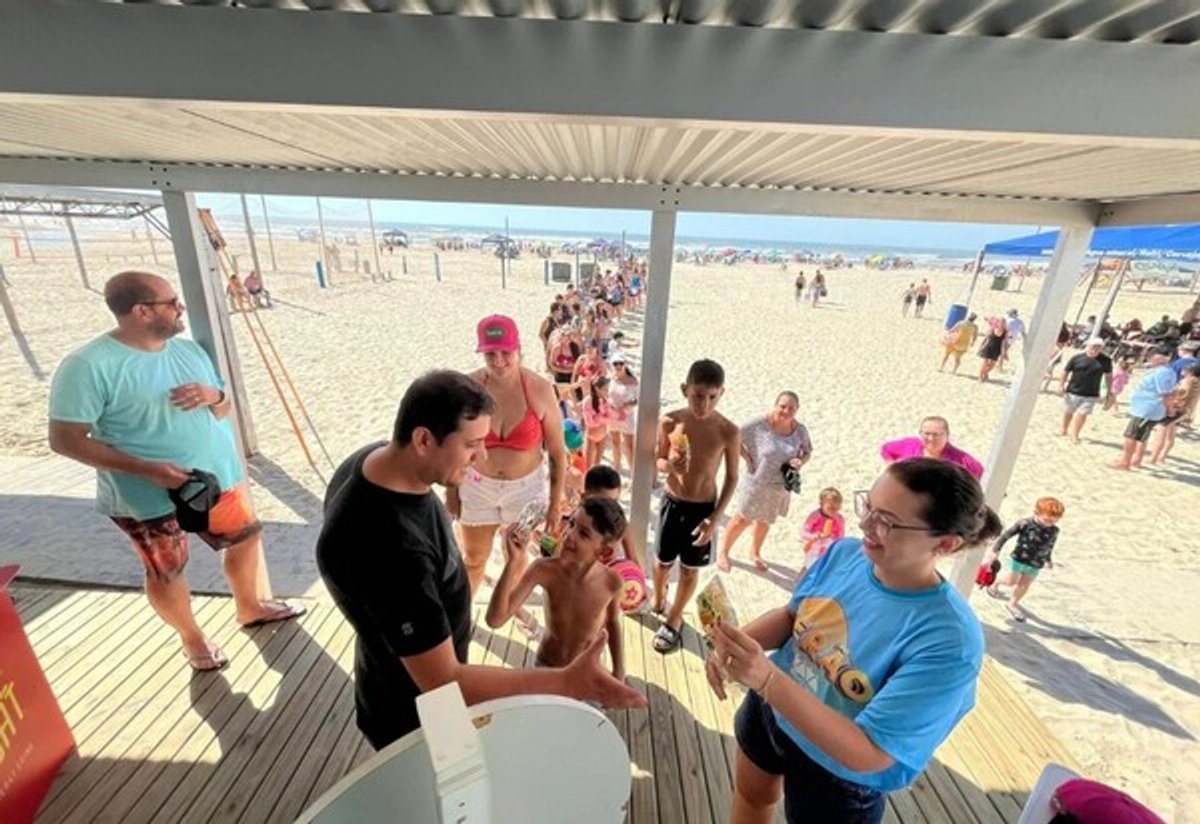 Viva FM realiza mais uma edição do Verão Viva e movimenta a praia de Arroio do Sal (RS)