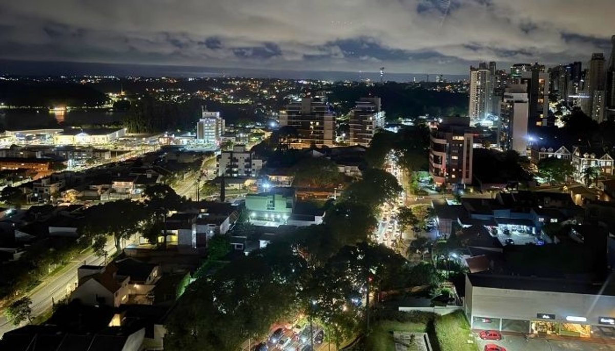 Panorama: 98 FM cresce e consolida liderança; Ouro Verde FM Easy, Mundo Livre FM e Jovem Pan FM também avançam em Curitiba