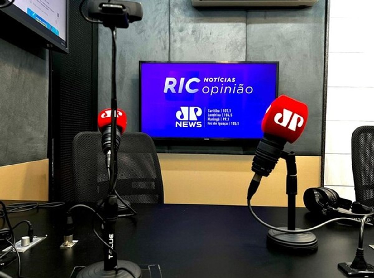 Jovem Pan News divulga campanha sobre liderança em audiência entre rádios jornalísticas de Curitiba