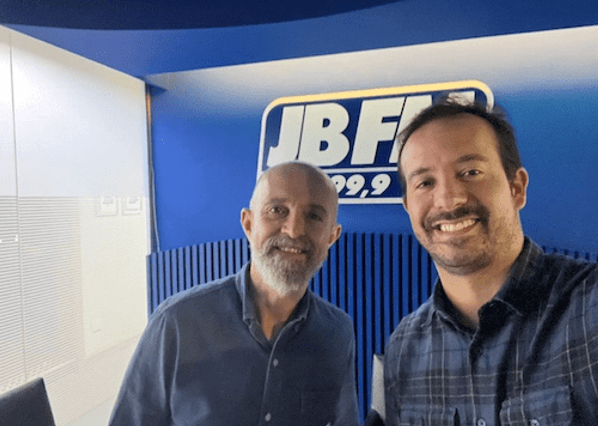 Eduardo Leite assume direção artística do Grupo JBFM
