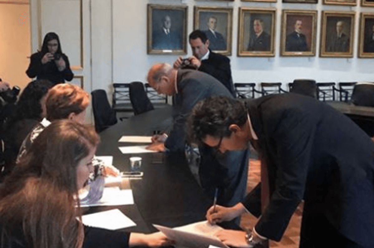 MCTIC realiza cerimônia de assinatura para migrantes no Paraná