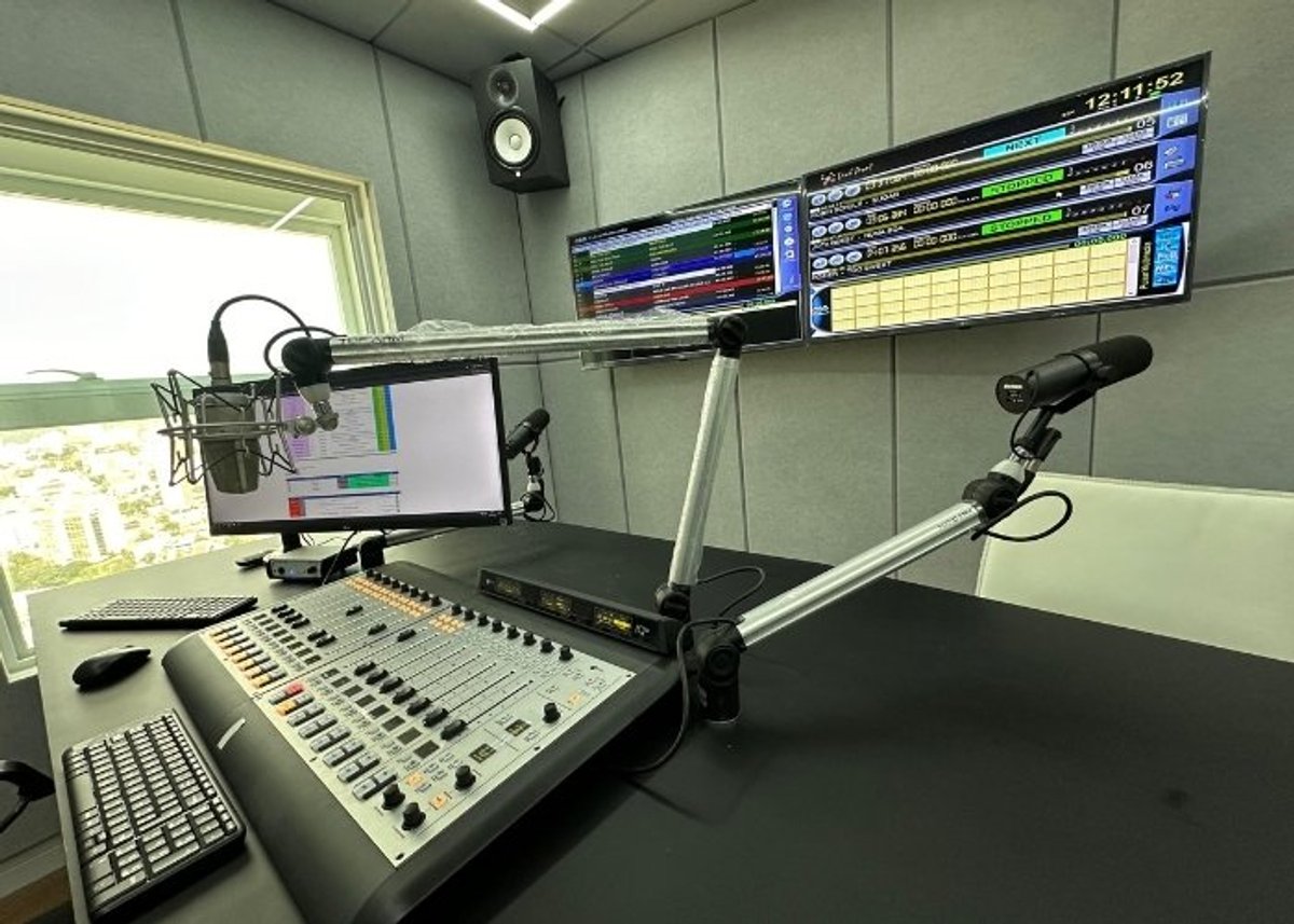 Dumont FM tem nova sede e moderniza plástica utilizando inteligência artificial