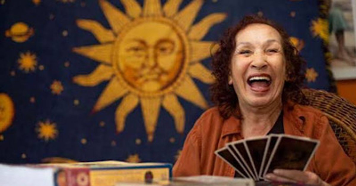 Luto: Zora Yonara, "a maior astróloga do rádio", falece aos 91 anos 