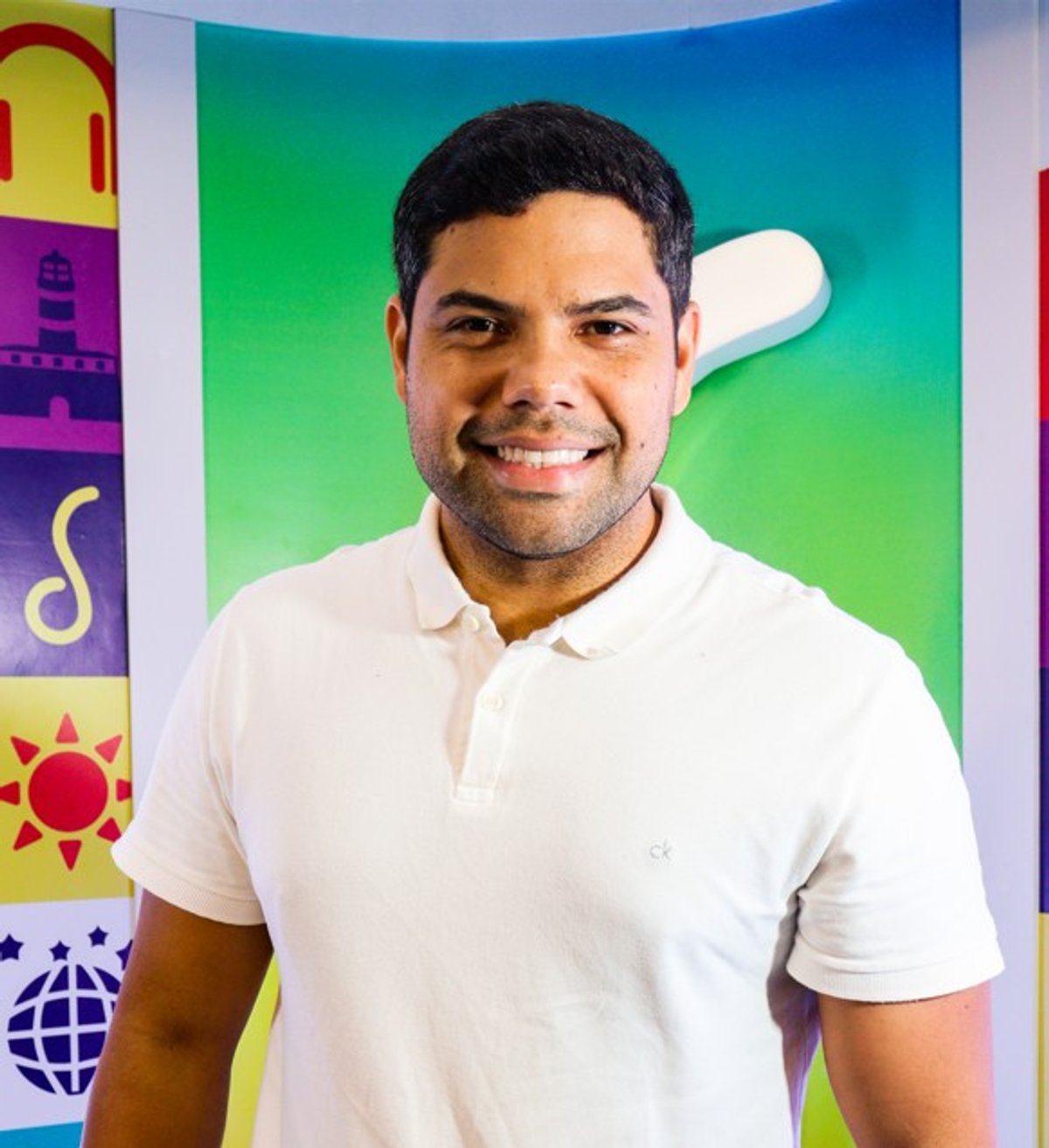Salvador FM anuncia contratação do jornalista Alex Silvestre