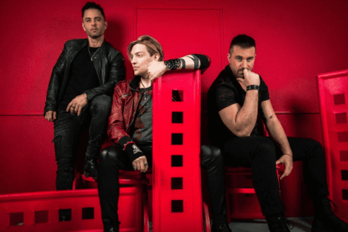 Programa Conectados, da Transamérica FM, recebe vocalista da banda The Calling, Alex Band