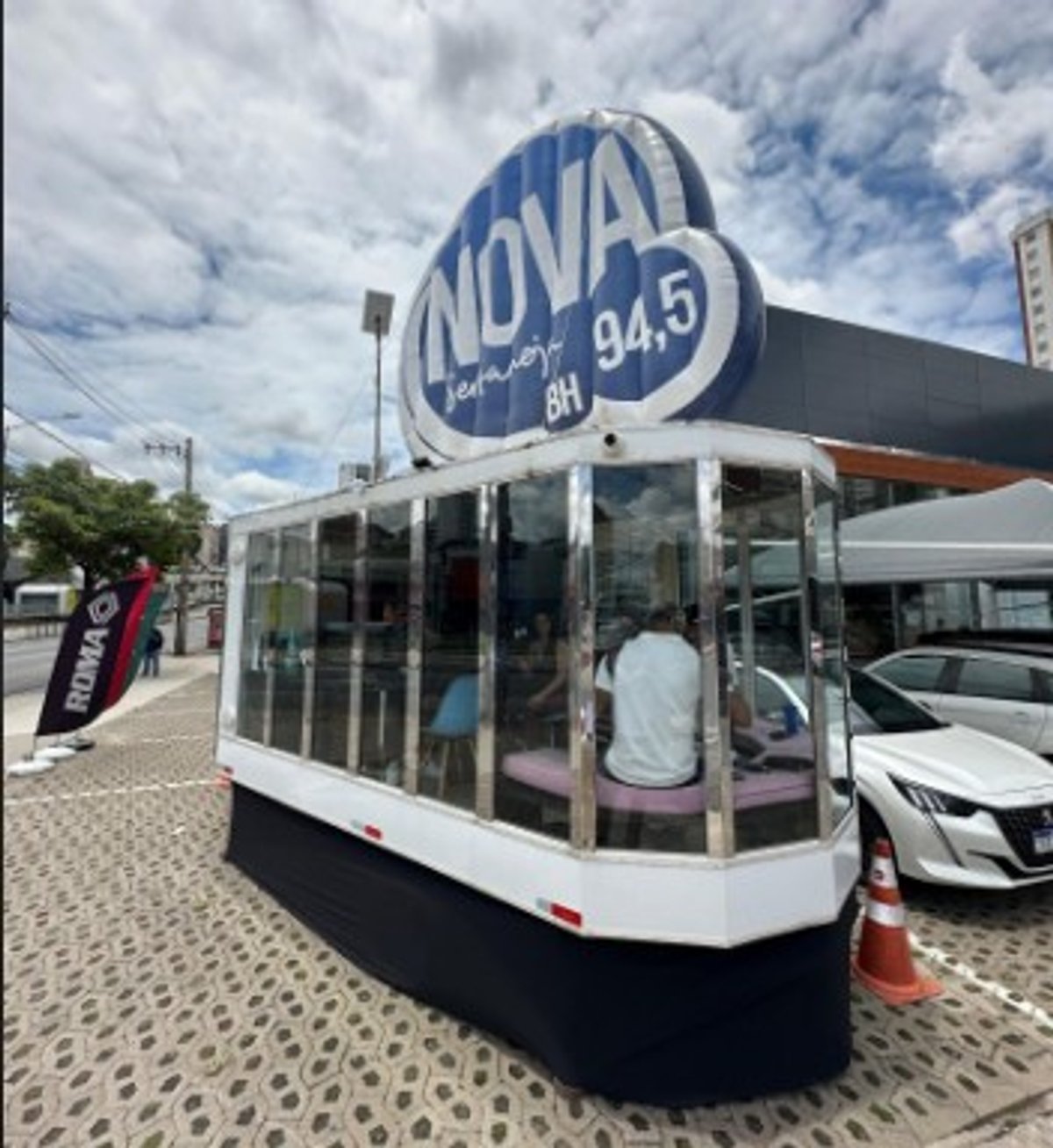 Nova Sertaneja FM transmite sua programação direto das ruas de Belo Horizonte