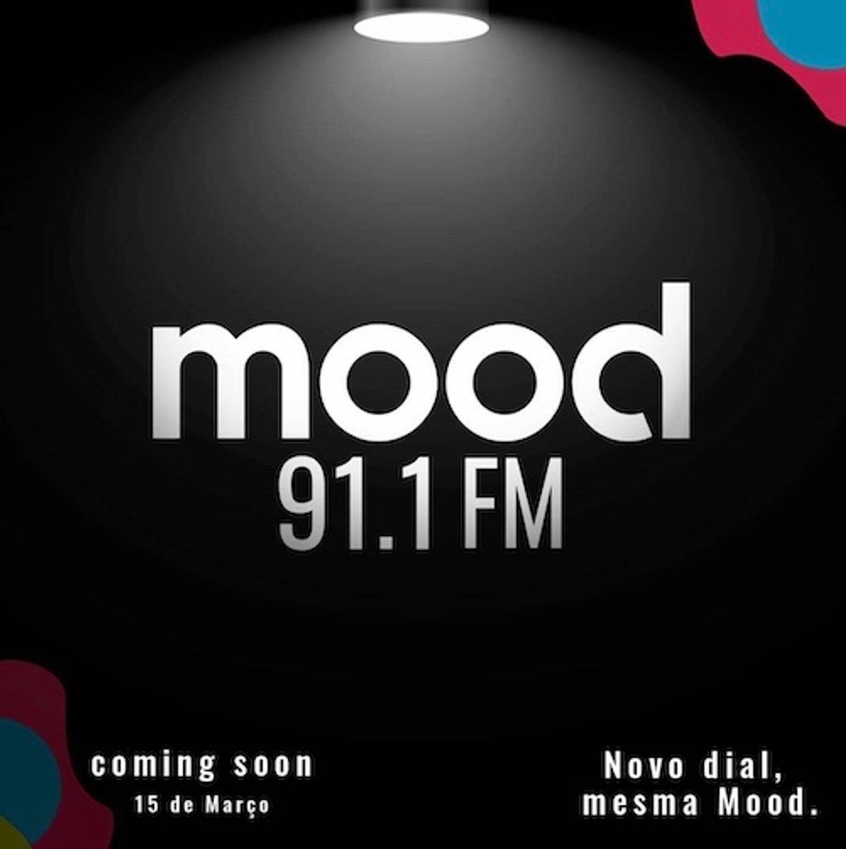 Março tem retorno da Mood FM ao dial, estreias da Roma FM, Blue Med 013 FM, Rocket 977 e expansão de redes