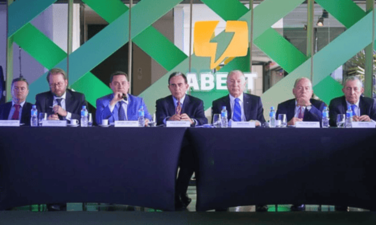 ABERT adota novo modelo de governança e anuncia Cristiano Lobato Flôres como presidente executivo